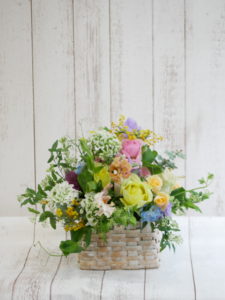 春のナチュラルバスケット