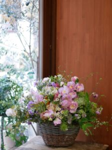 春のバスケットアレンジ